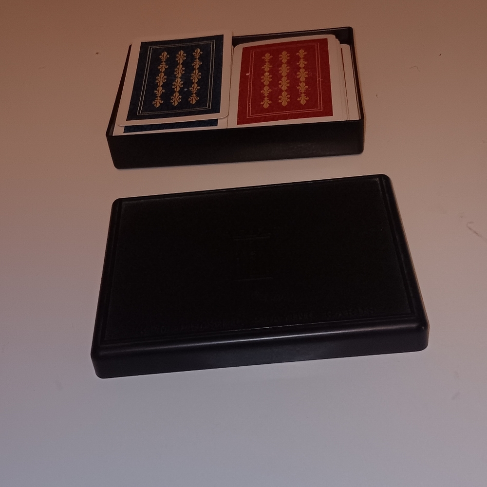 VINTAGE 2 DECKS KEM PLASTIC PLAYING CARDS IN CASE. - Picture 2 of 4